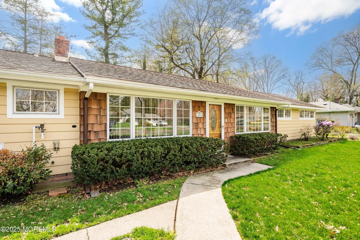 Rockland/Orange/NJ Real Estate | View 22 Branford Circle | Listing