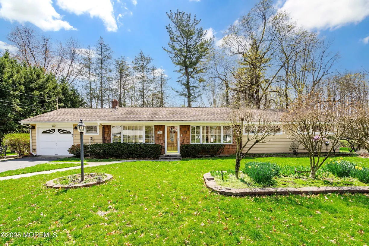 Rockland/Orange/NJ Real Estate | View 22 Branford Circle | 3 Beds, 1 Bath