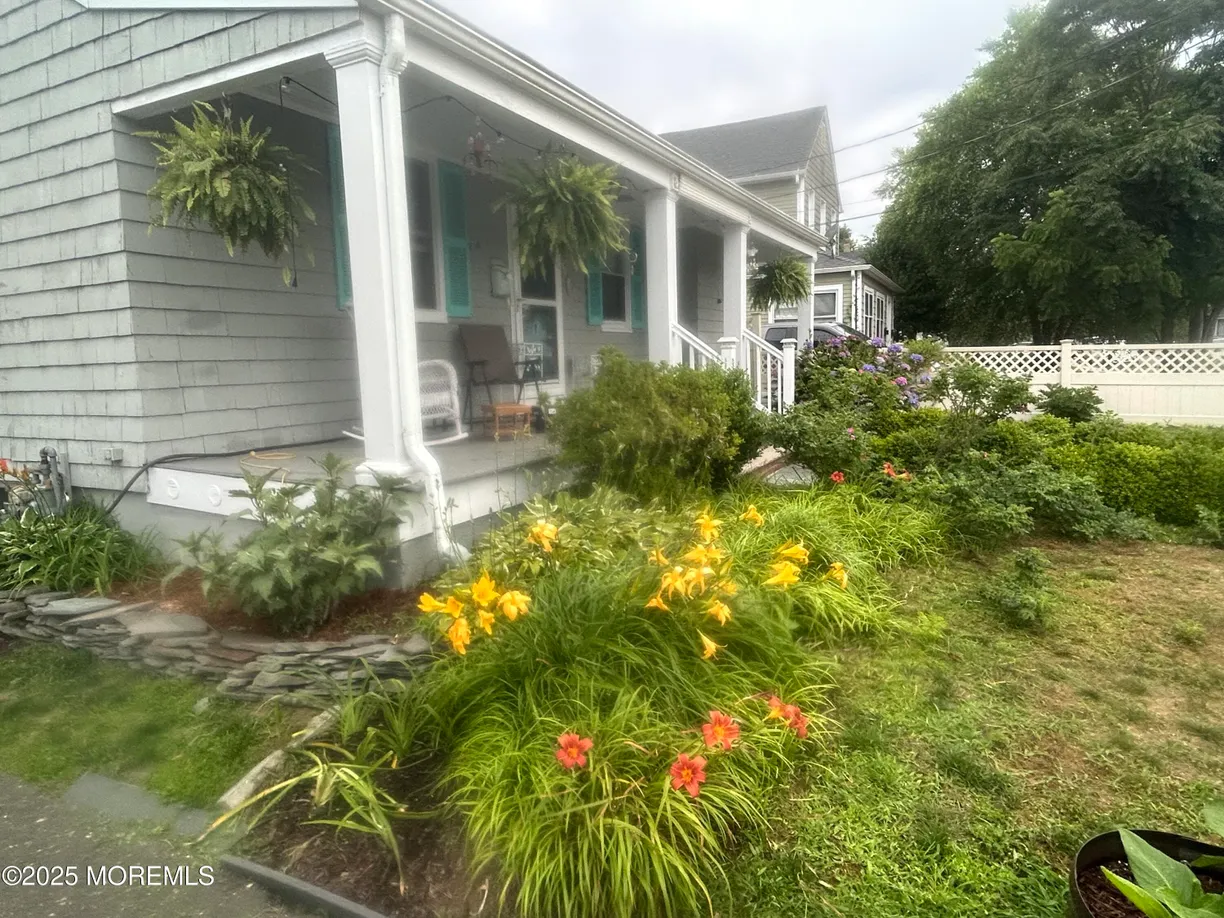 Rockland/Orange/NJ Real Estate | View 214 Cleveland Avenue | Listing