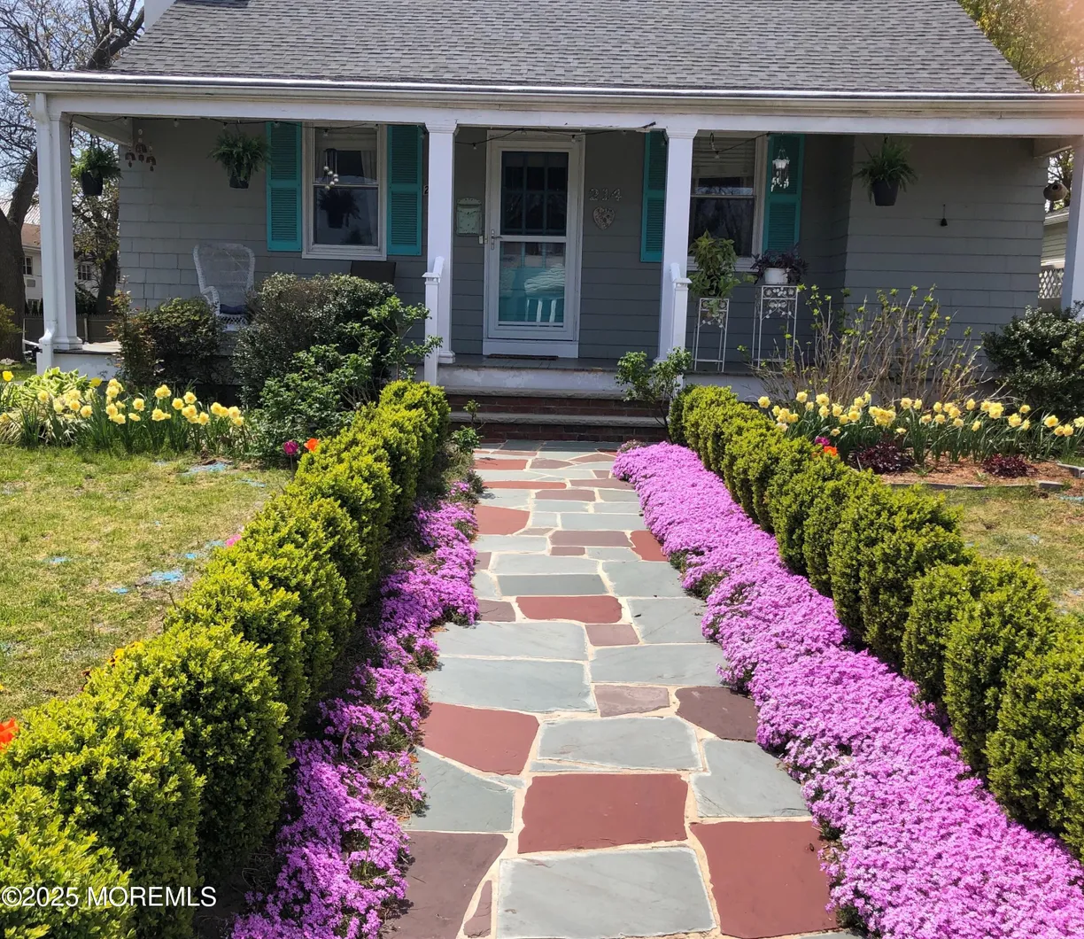 Rockland/Orange/NJ Real Estate | View 214 Cleveland Avenue | 3 Beds, 2 Baths