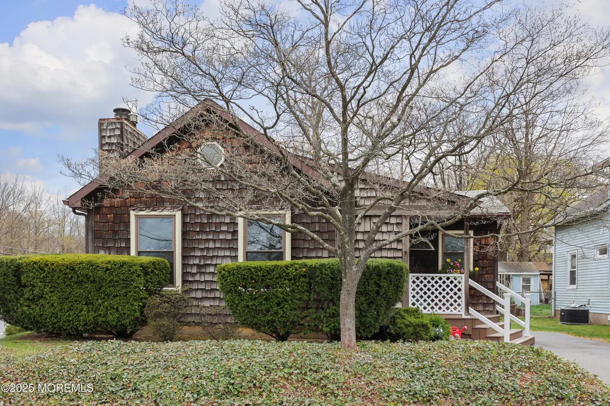 Rockland/Orange/NJ Real Estate | View 262 Chamone Avenue | Listing