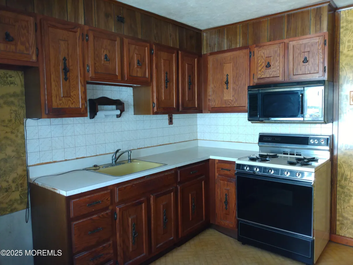 Rockland/Orange/NJ Real Estate | View 311 Hillside Road | Listing
