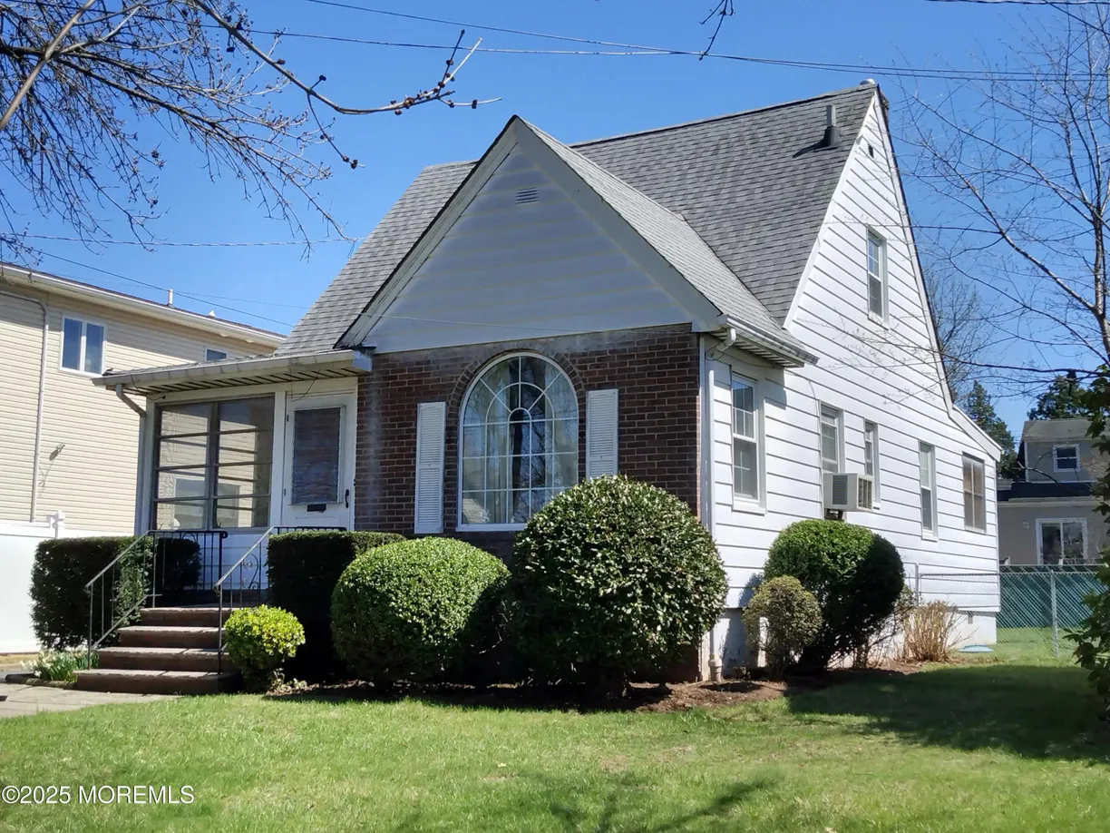 Rockland/Orange/NJ Real Estate | View 311 Hillside Road | 2 Beds, 1 Bath