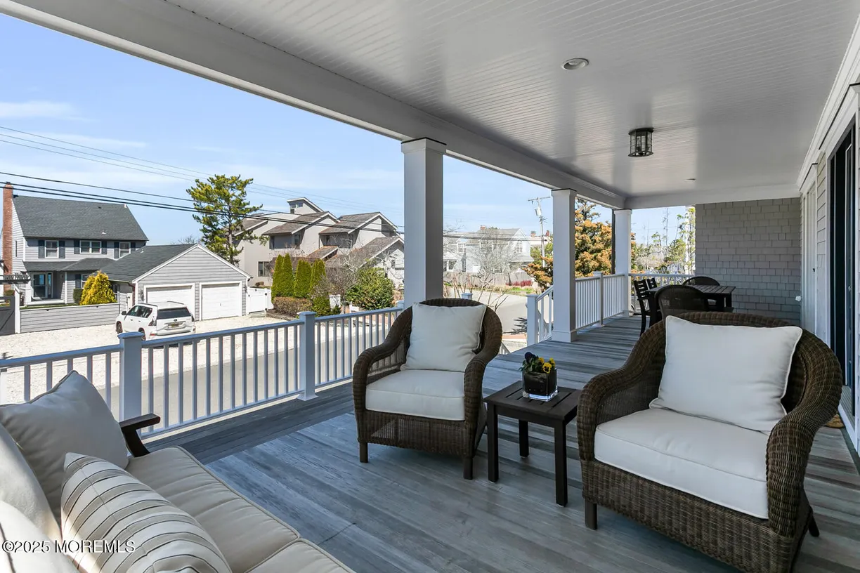 Rockland/Orange/NJ Real Estate | View 1039 Barnegat Lane | 5 Beds, 3 Baths