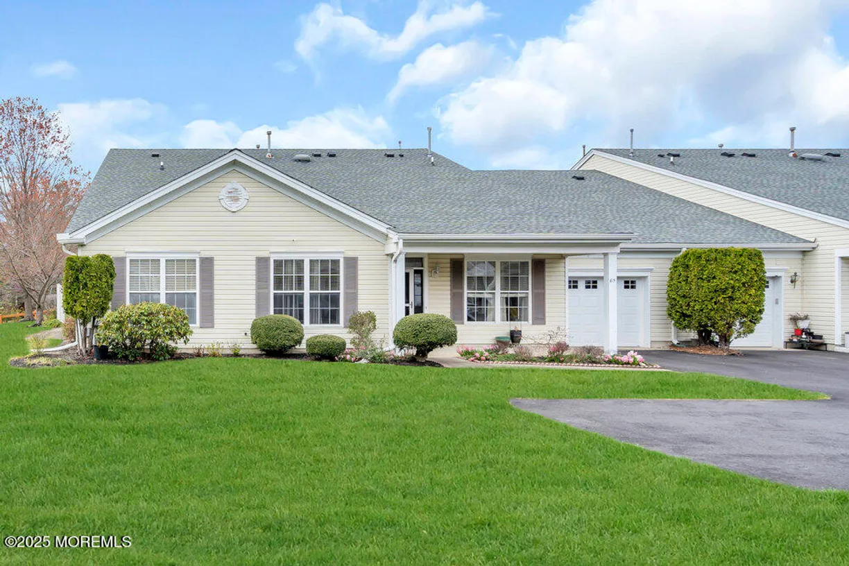 Rockland/Orange/NJ Real Estate | View 65 Golden Willows Avenue | 2 Beds, 2 Baths