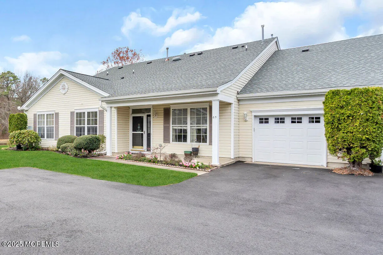 Rockland/Orange/NJ Real Estate | View 65 Golden Willows Avenue | Listing