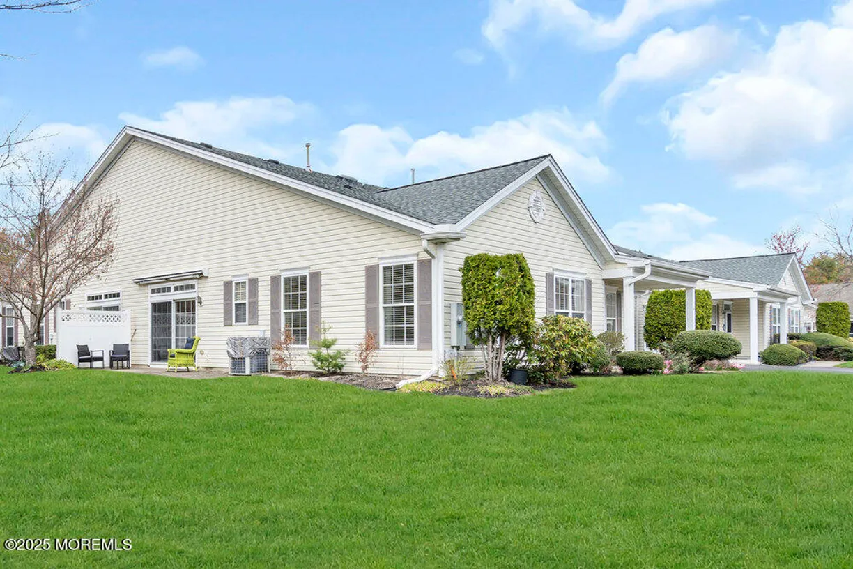 Rockland/Orange/NJ Real Estate | View 65 Golden Willows Avenue | Listing