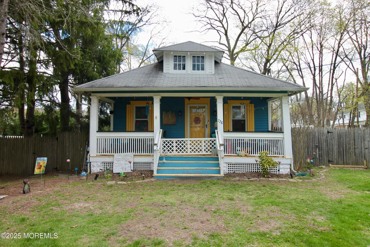 Rockland/Orange/NJ Real Estate | View 728 Wayside Road | 2 Beds, 1 Bath