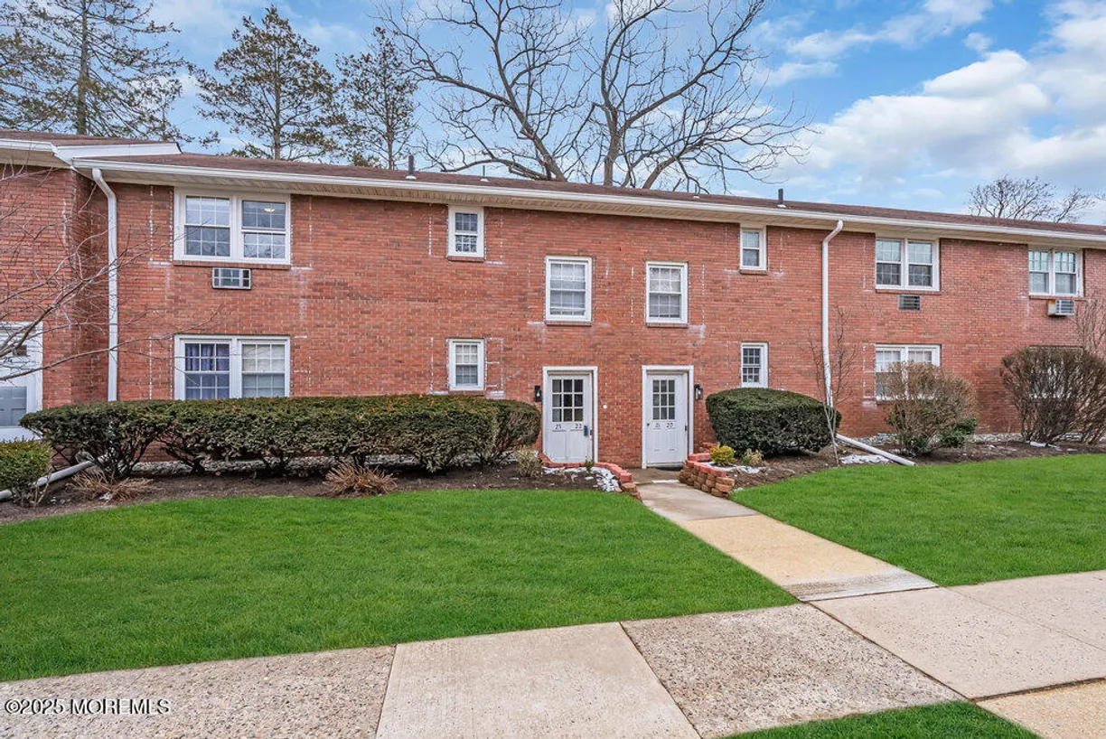 Rockland/Orange/NJ Real Estate | View 364 Westwood Avenue, 23 | 1 Bed, 1 Bath