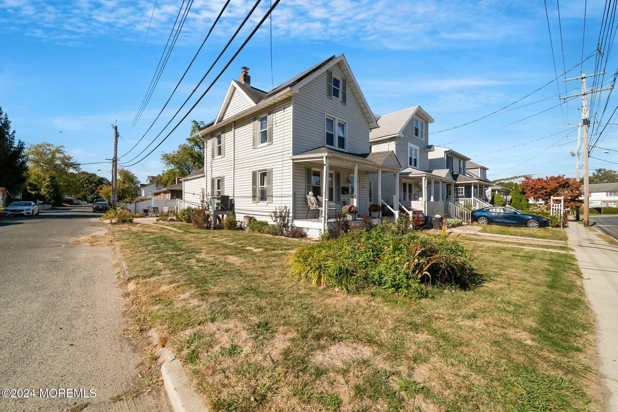 Rockland/Orange/NJ Real Estate | View 238 Branchport Avenue | Listing