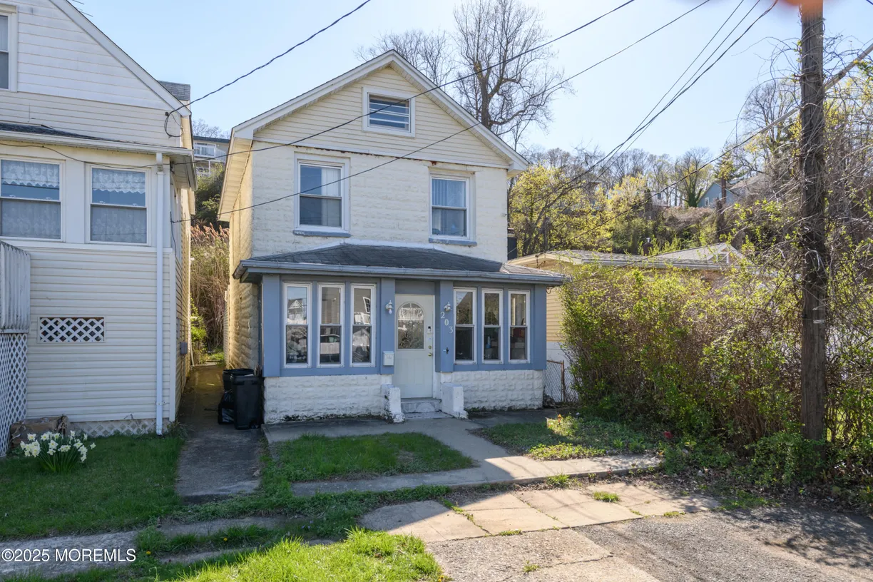 Rockland/Orange/NJ Real Estate | View 203 Shore Drive | Listing