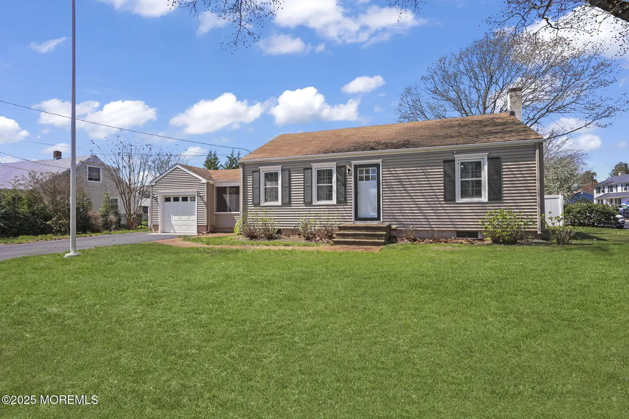 Rockland/Orange/NJ Real Estate | View 1515 Walnut Street | 2 Beds, 2 Baths