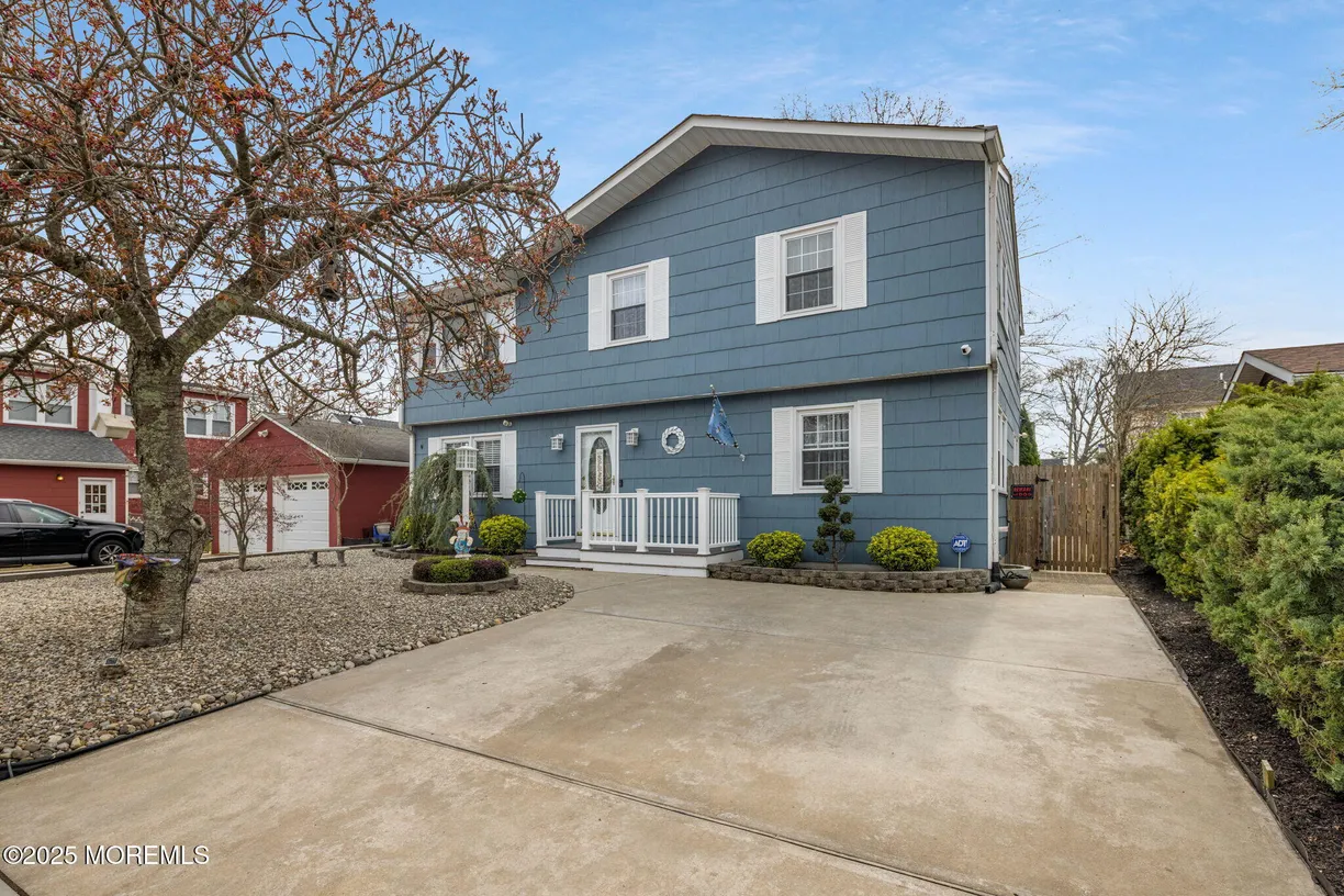Rockland/Orange/NJ Real Estate | View 504 Crestview Terrace | 4 Beds, 2 Baths