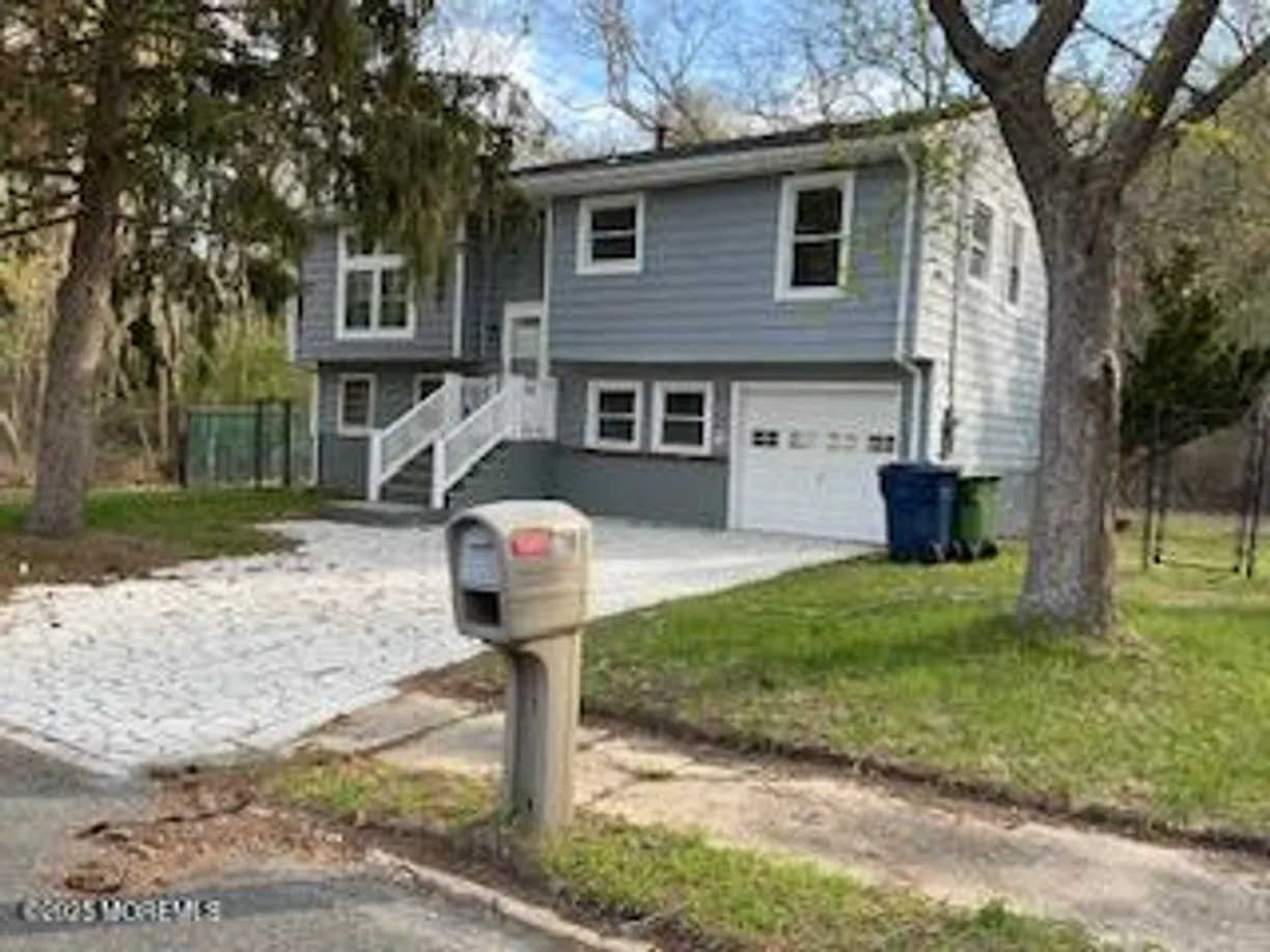 Rockland/Orange/NJ Real Estate | View 710 Reef Drive | 3 Beds, 1 Bath