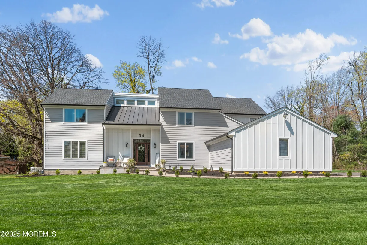 Rockland/Orange/NJ Real Estate | View 54 Surrey Lane | 4 Beds, 3 Baths