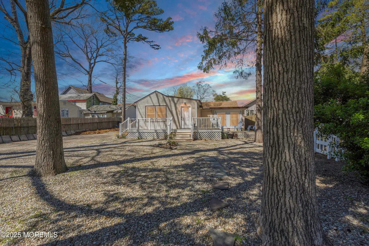 Rockland/Orange/NJ Real Estate | View 333 Anthony Avenue | 3 Beds, 1 Bath
