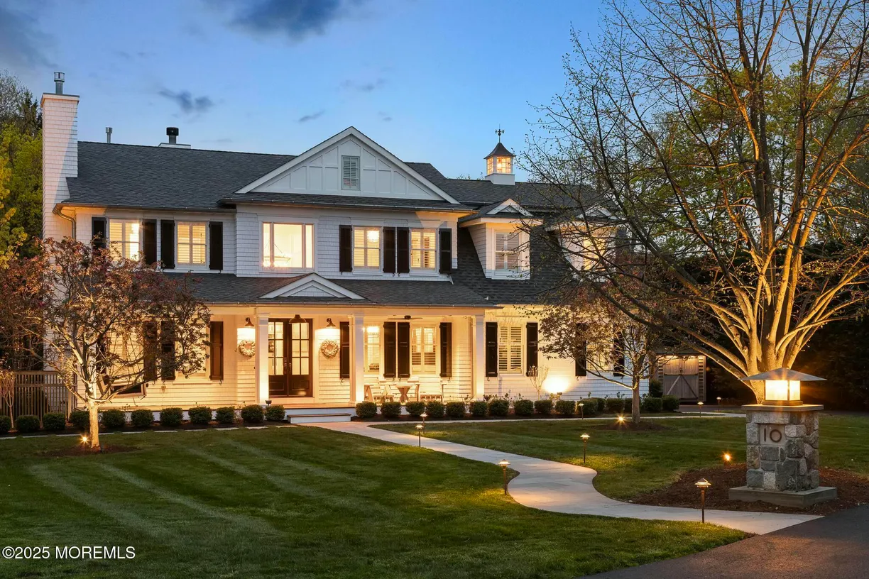 Rockland/Orange/NJ Real Estate | View 10 Bay Street | 5 Beds, 4 Baths