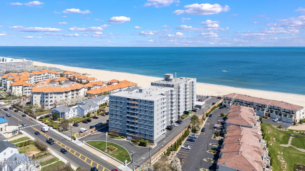 Rockland/Orange/NJ Real Estate | View 675 Ocean Avenue, 4L | 2 Beds, 1 Bath