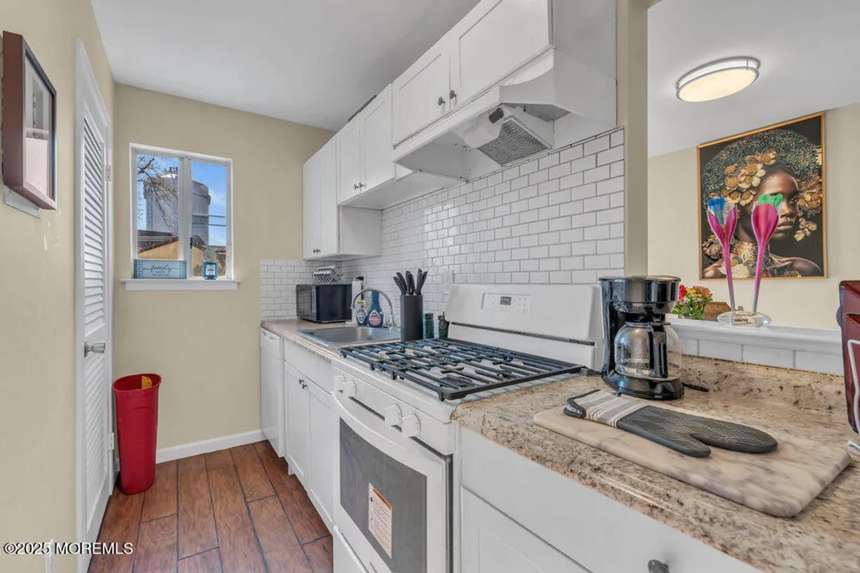 Rockland/Orange/NJ Real Estate | View 79 Carr Avenue, C | Listing