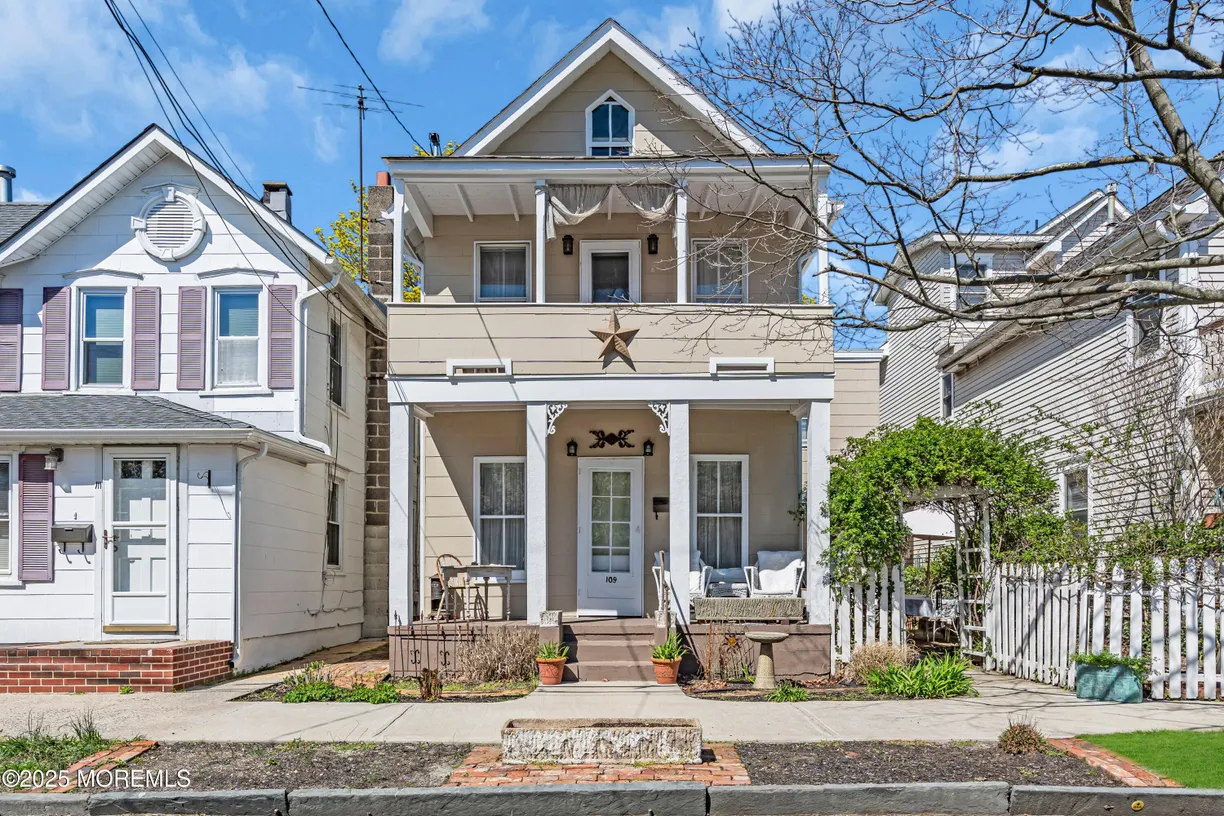 Rockland/Orange/NJ Real Estate | View 109 Webb Avenue | 3 Beds, 2 Baths