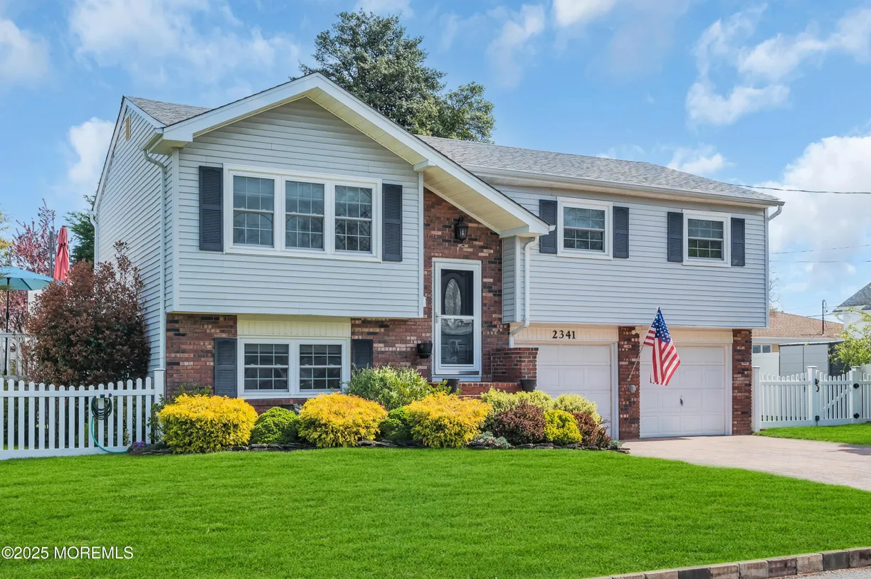 Rockland/Orange/NJ Real Estate | View 2341 Harbor Drive | 4 Beds, 2 Baths