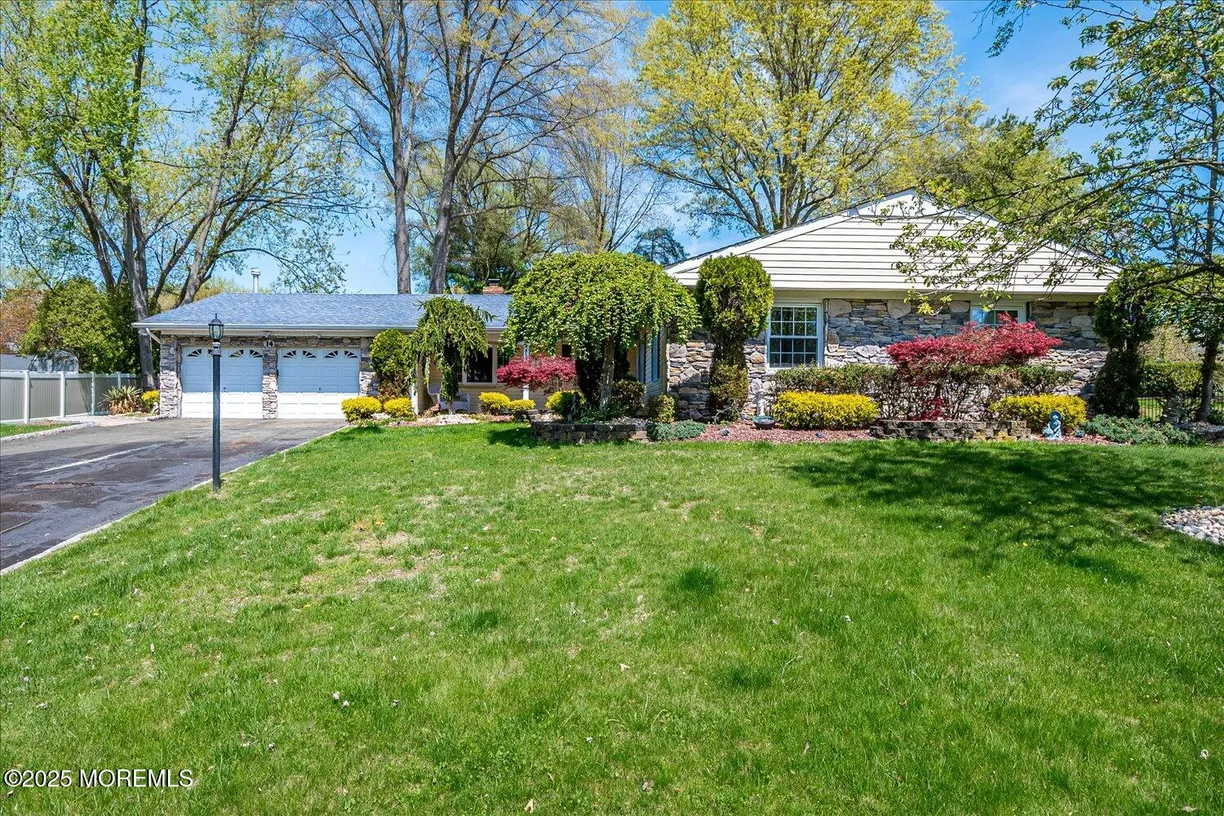 Rockland/Orange/NJ Real Estate | View 14 Clinton Drive | 4 Beds, 2 Baths