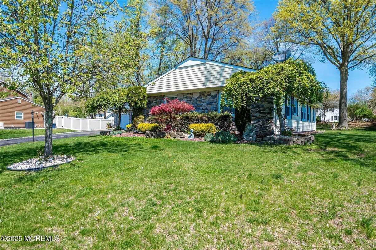 Rockland/Orange/NJ Real Estate | View 14 Clinton Drive | Listing