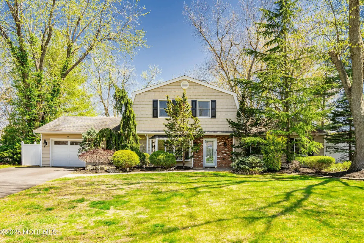 Rockland/Orange/NJ Real Estate | View 2 Saratoga Drive | 5 Beds, 2 Baths