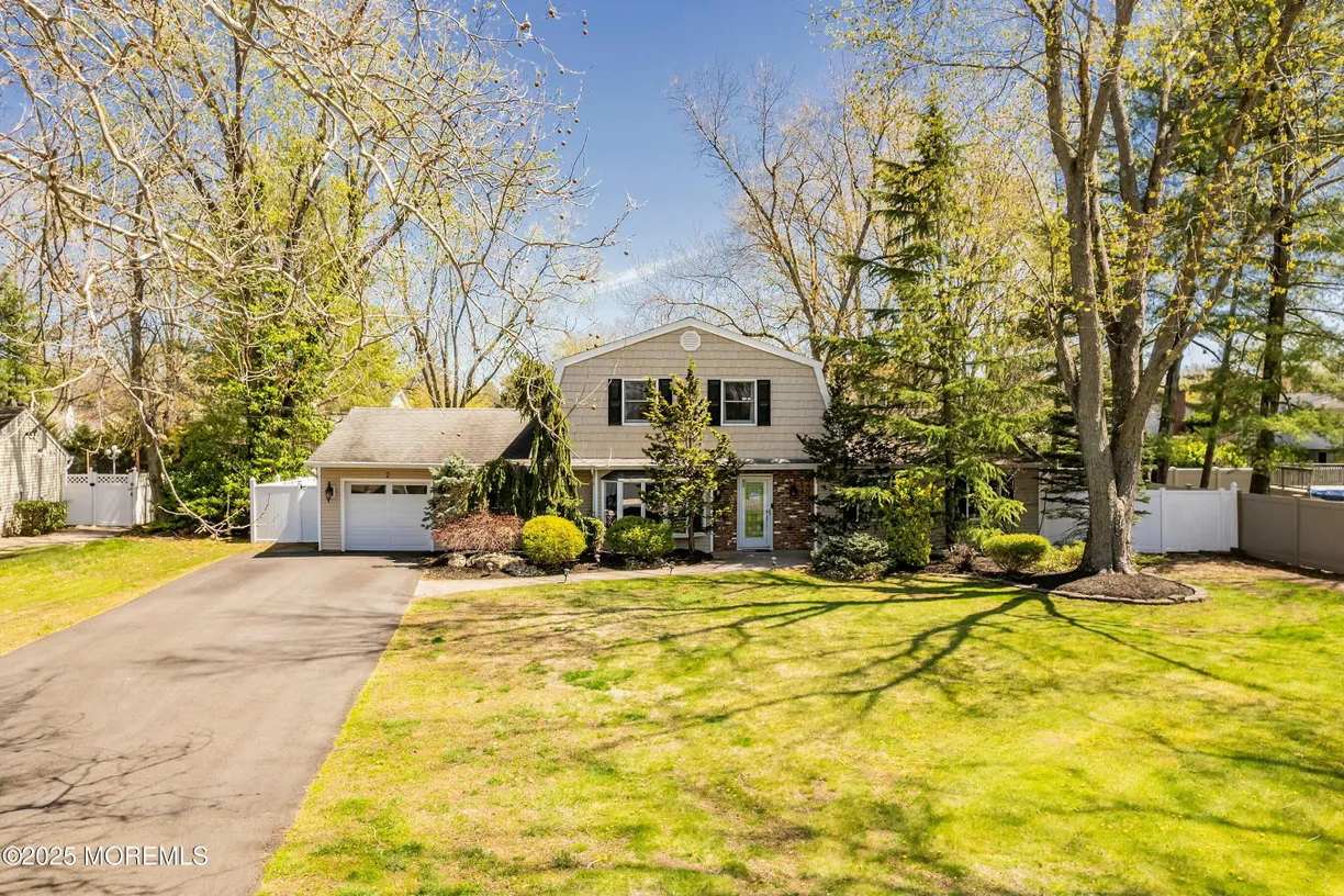 Rockland/Orange/NJ Real Estate | View 2 Saratoga Drive | Listing