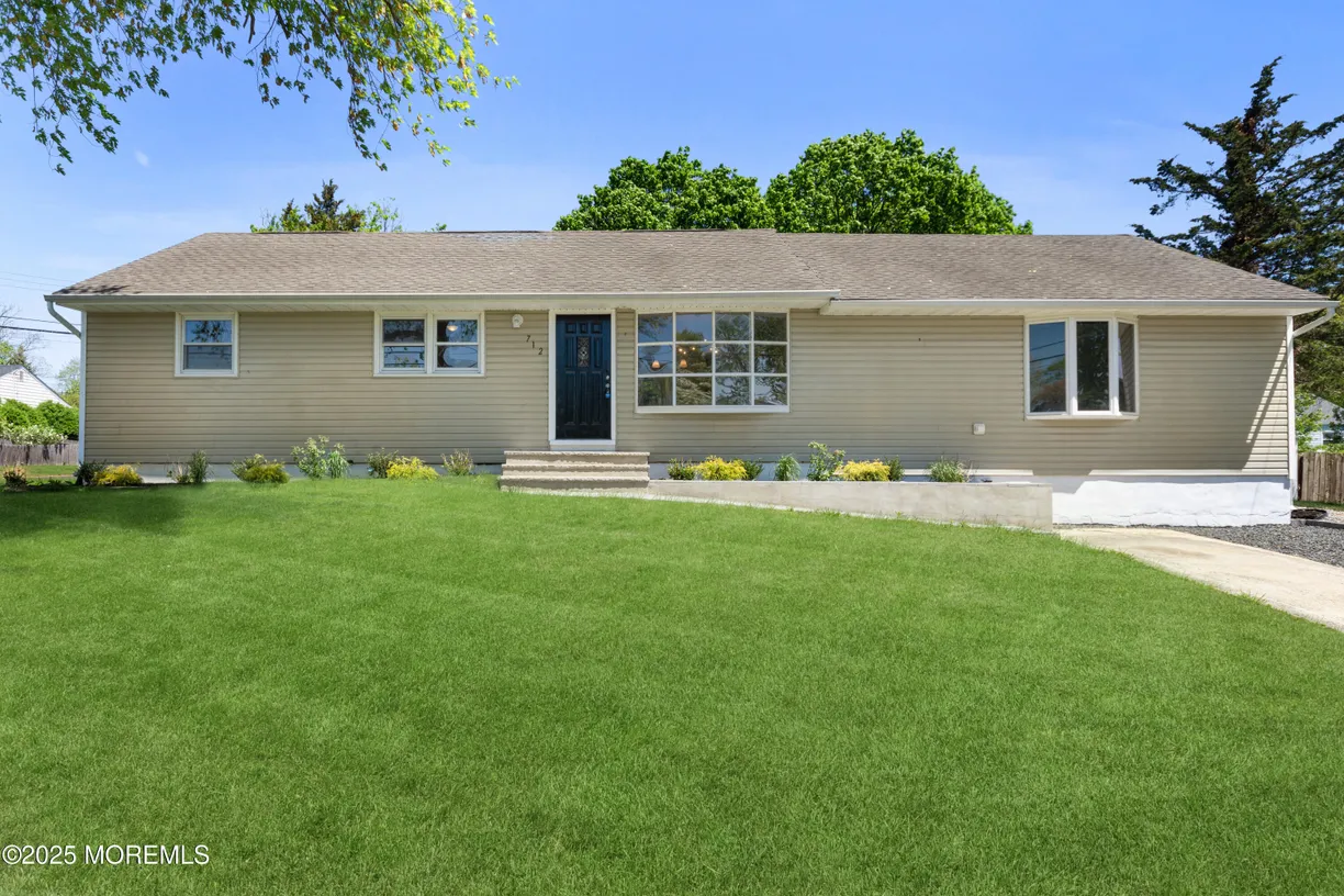 Rockland/Orange/NJ Real Estate | View 712 W Lawn Drive | Listing