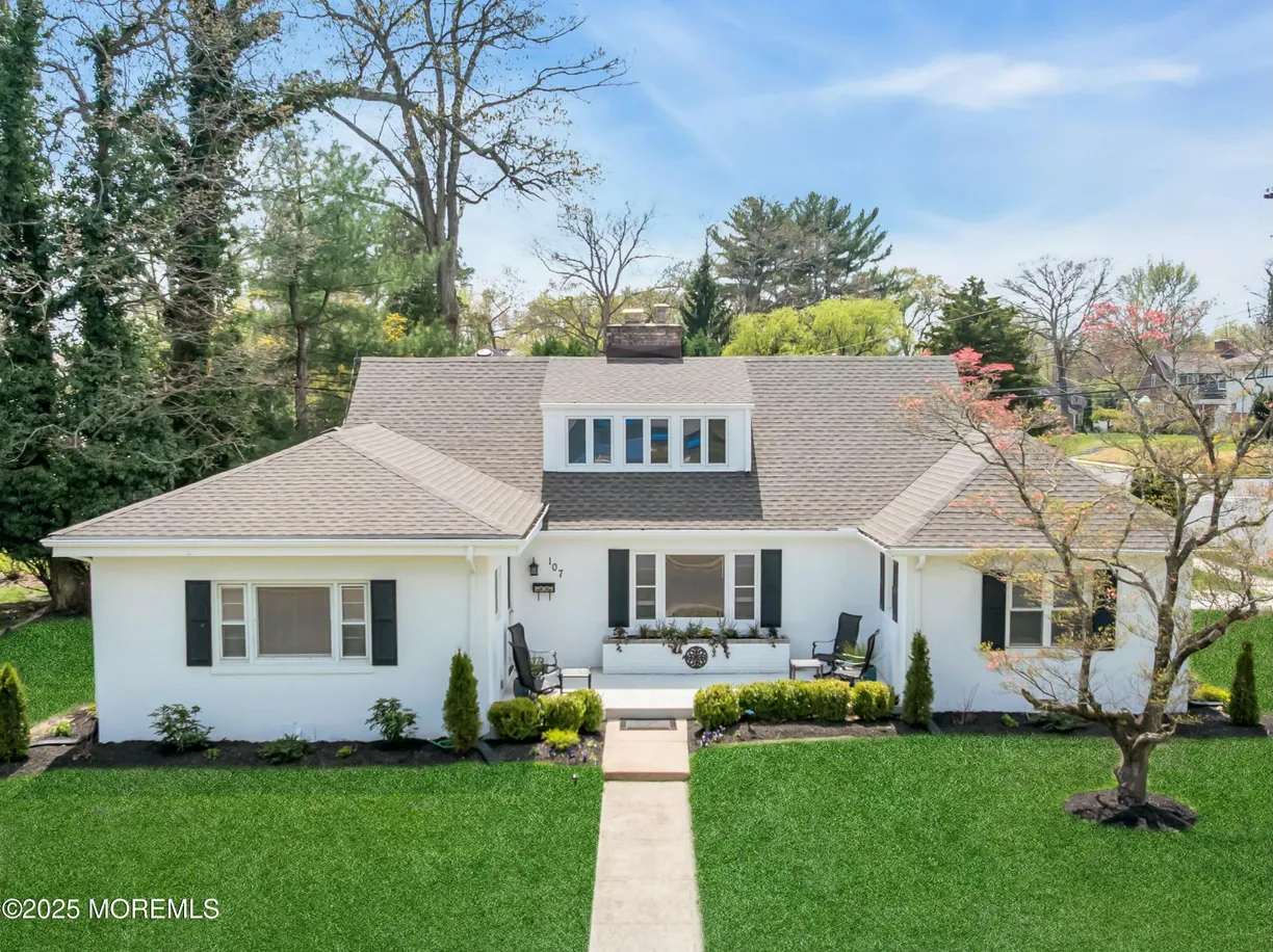 Rockland/Orange/NJ Real Estate | View 107 Lincoln Drive | 4 Beds, 2 Baths