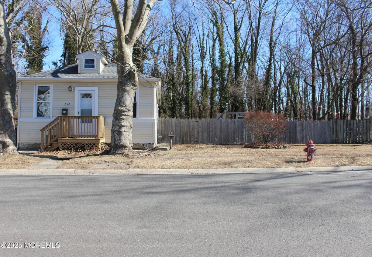 Rockland/Orange/NJ Real Estate | View 250 Forest Avenue | 2 Beds, 1 Bath