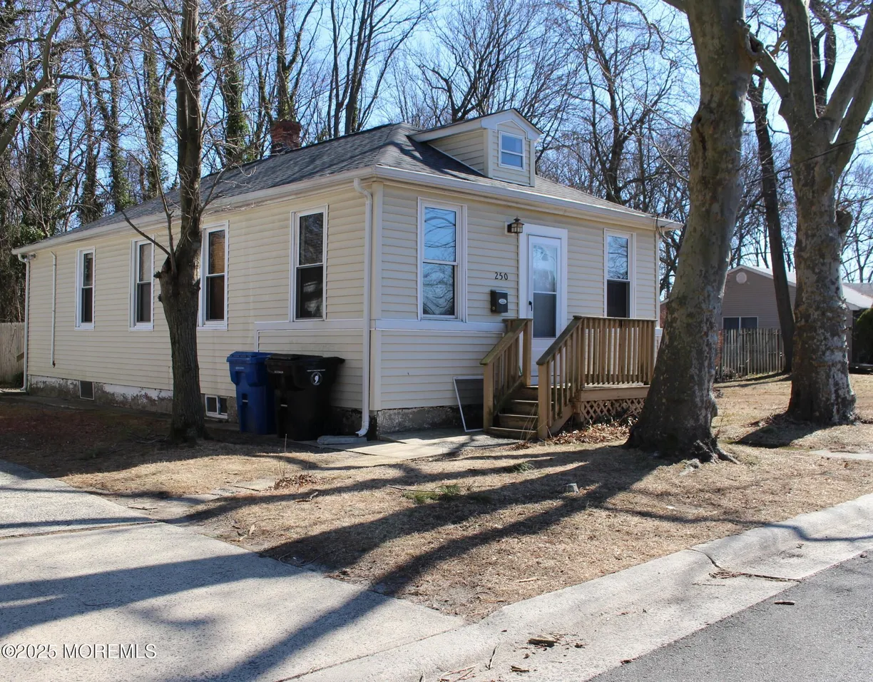 Rockland/Orange/NJ Real Estate | View 250 Forest Avenue | Listing