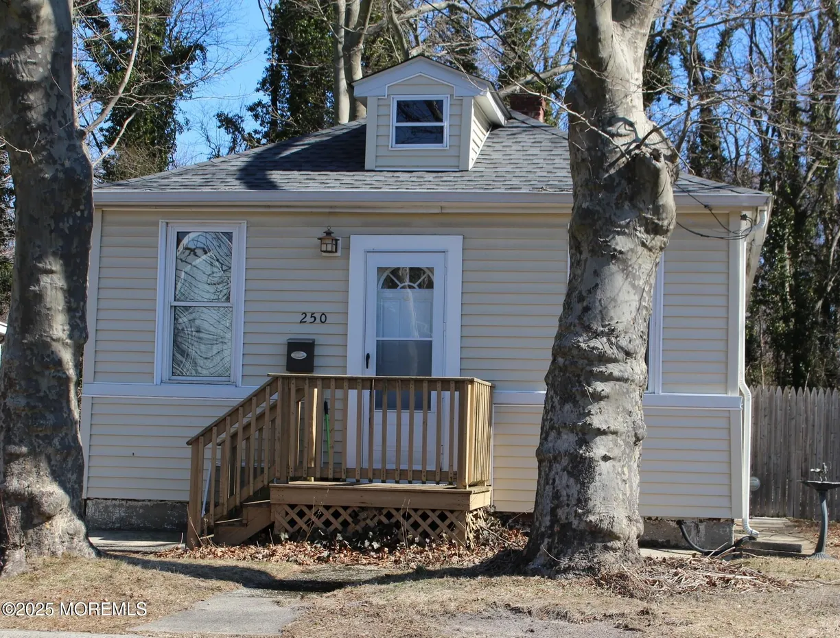Rockland/Orange/NJ Real Estate | View 250 Forest Avenue | Listing