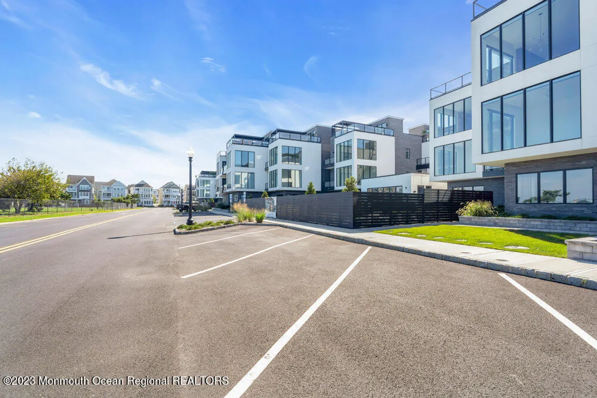Rockland/Orange/NJ Real Estate | View 200 Ocean Avenue, 17 | Listing