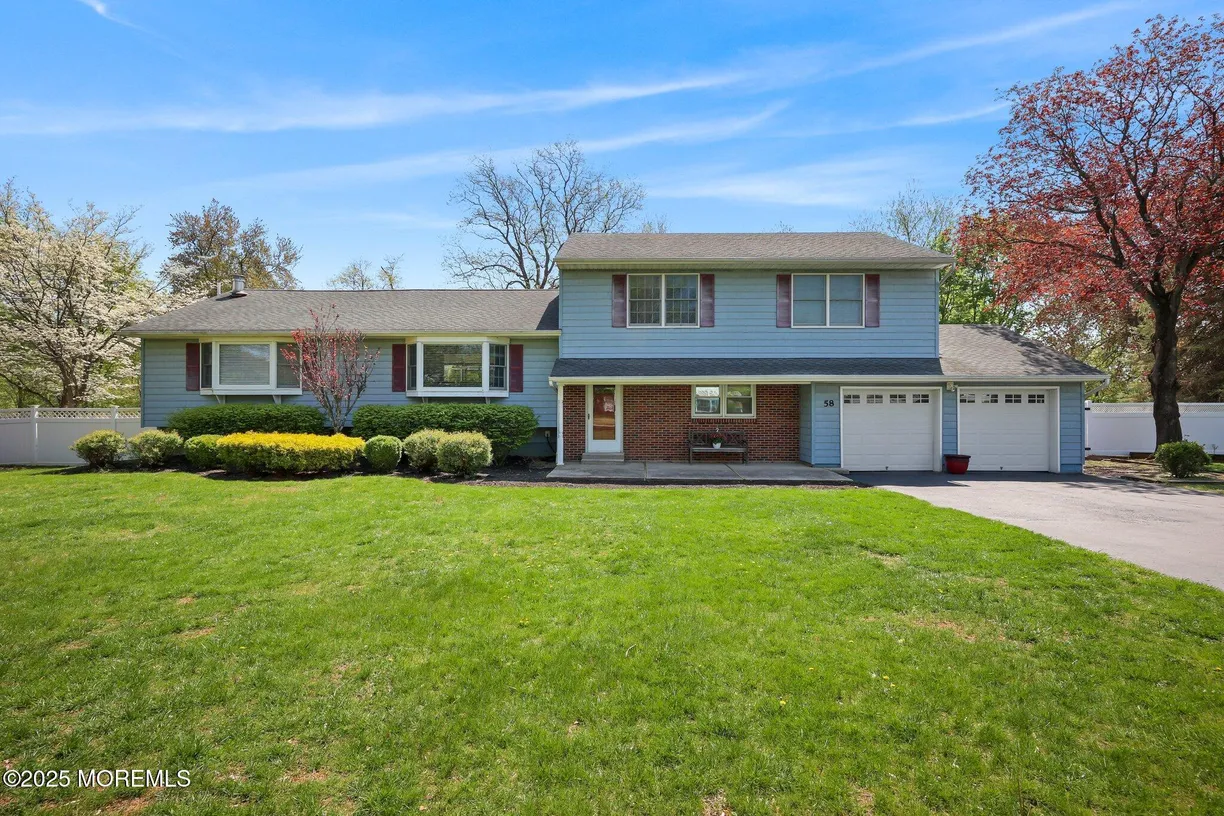 Rockland/Orange/NJ Real Estate | View 58 Duchess Court | 4 Beds, 2 Baths