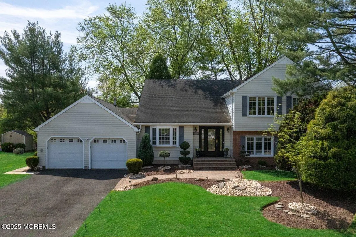 Rockland/Orange/NJ Real Estate | View 2 Palomino Way | Listing