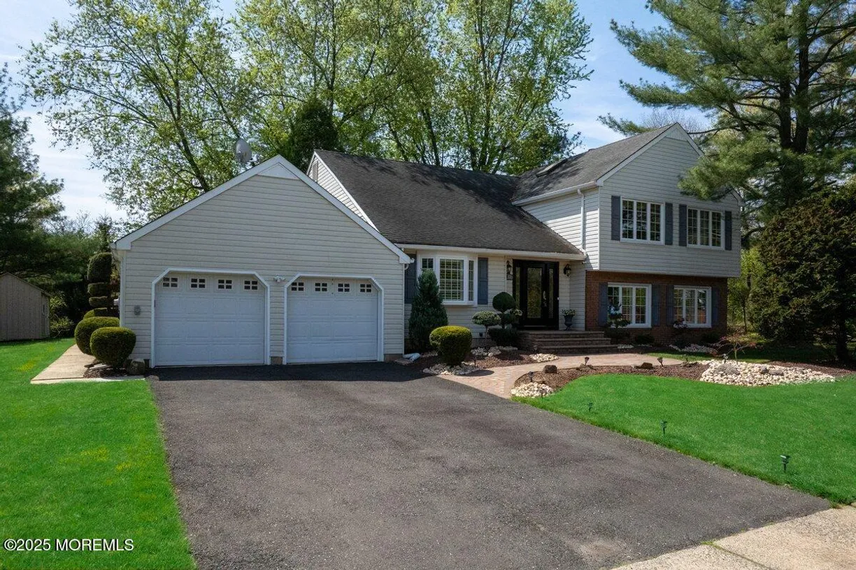 Rockland/Orange/NJ Real Estate | View 2 Palomino Way | Listing