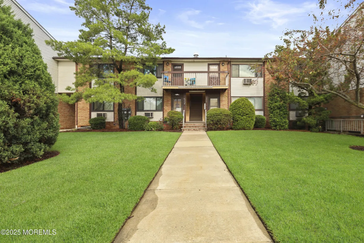 1320 Cricket Lane #1320, Woodbridge, NJ 07095 Property for sale
