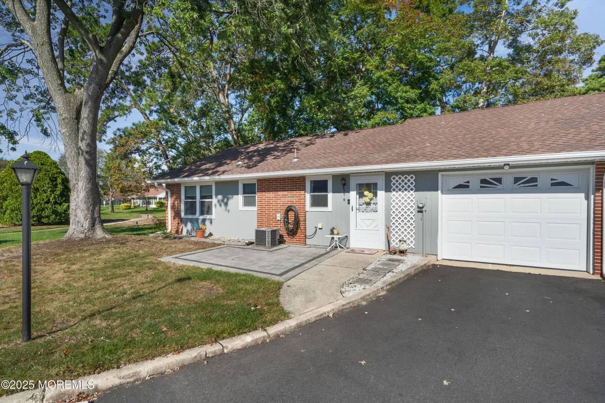 677B New Castle Court, Lakewood, NJ 08701 Property for sale