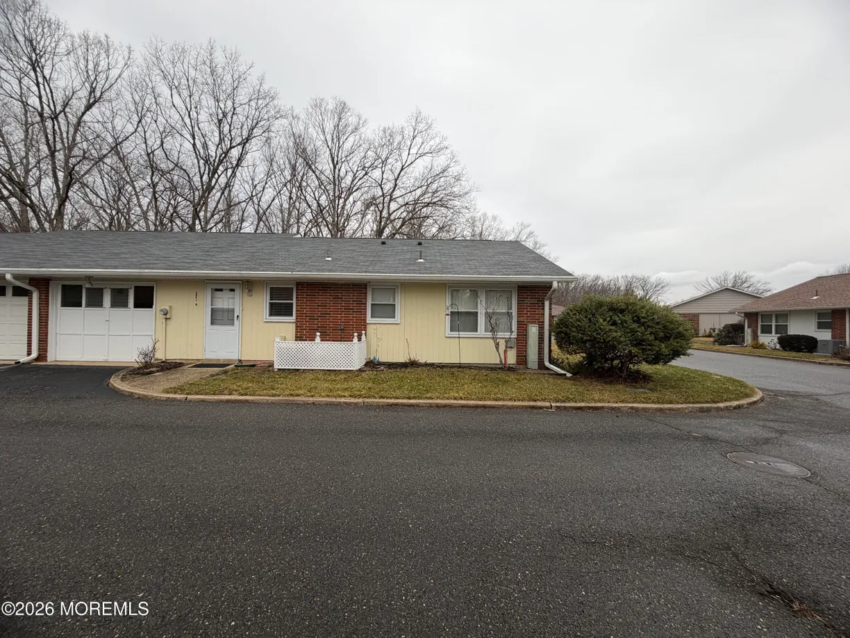 221A Buckingham Court, Lakewood, NJ 08701 Property for sale