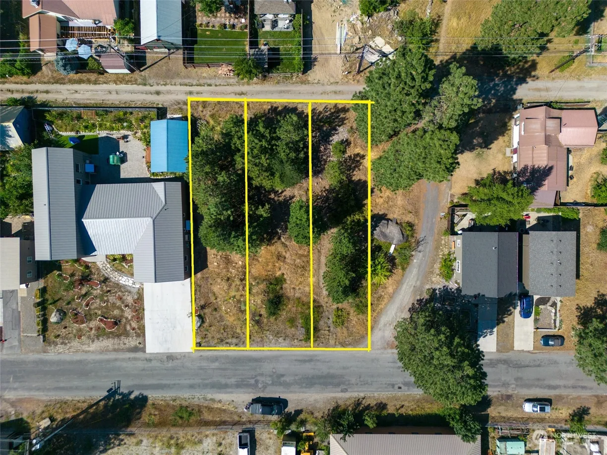 Seattle Area Real Estate | View 824 Cedar Street | Listing