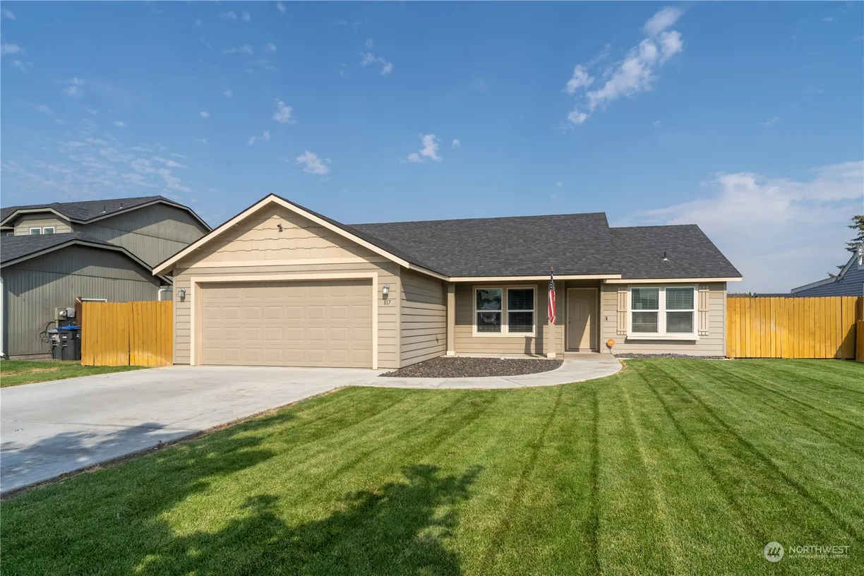 Seattle Area Real Estate | View 817 S Lakeland dr | Listing