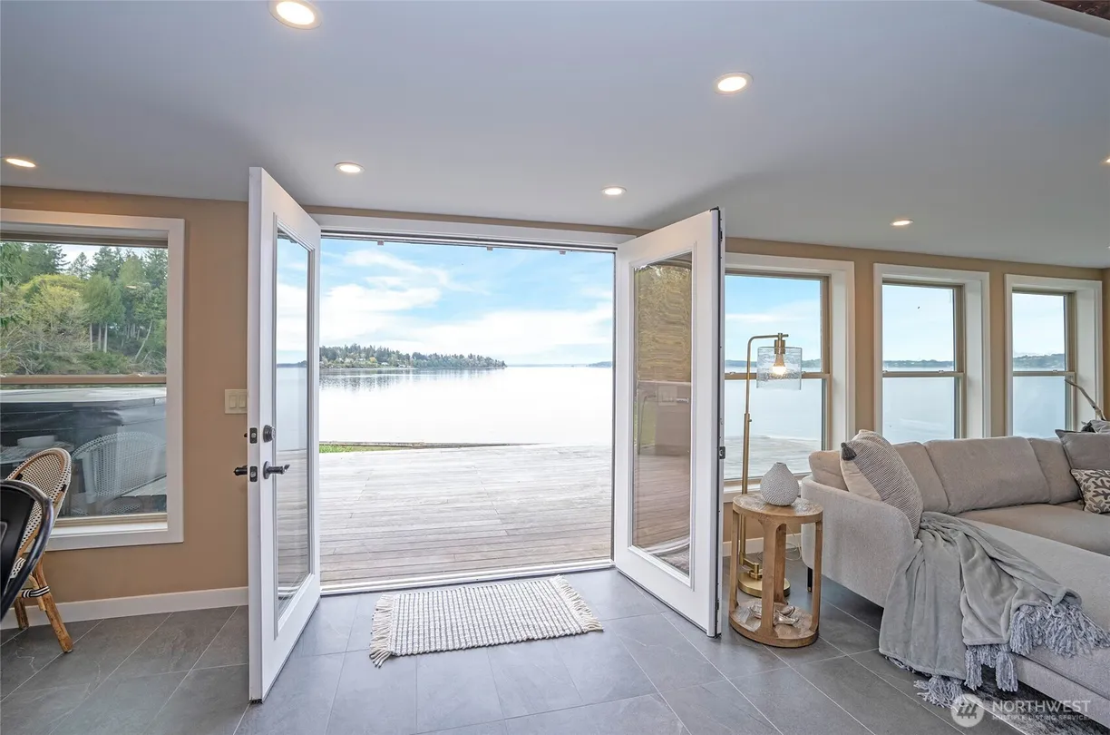 Seattle Area Real Estate | View 13912 34th Street | 2 Beds, 2 Baths