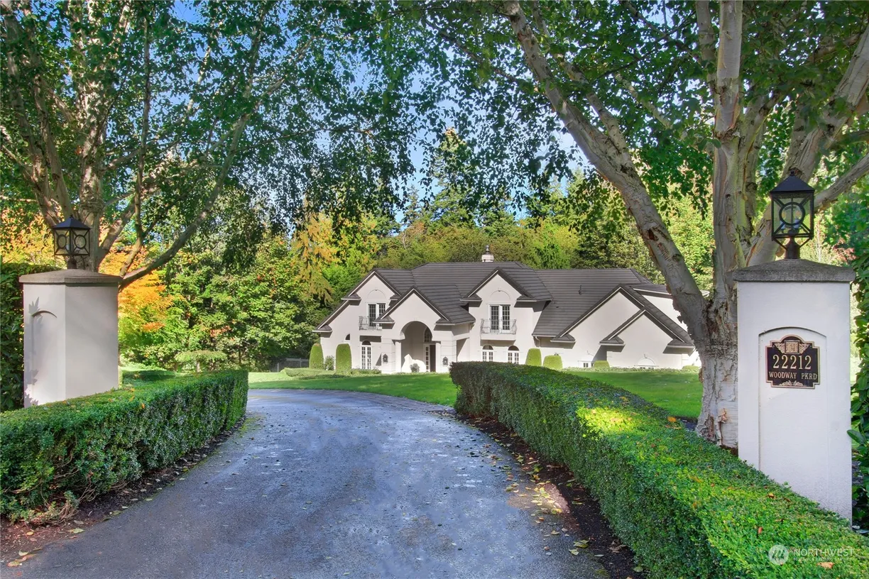 Seattle Area Real Estate | View 22212 Woodway Park Road | 4 Beds, 3 Baths