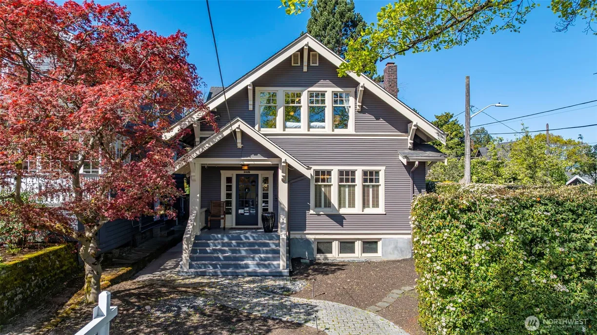 Seattle Area Real Estate | View 2033 11th Avenue | 4 Beds, 1 Bath