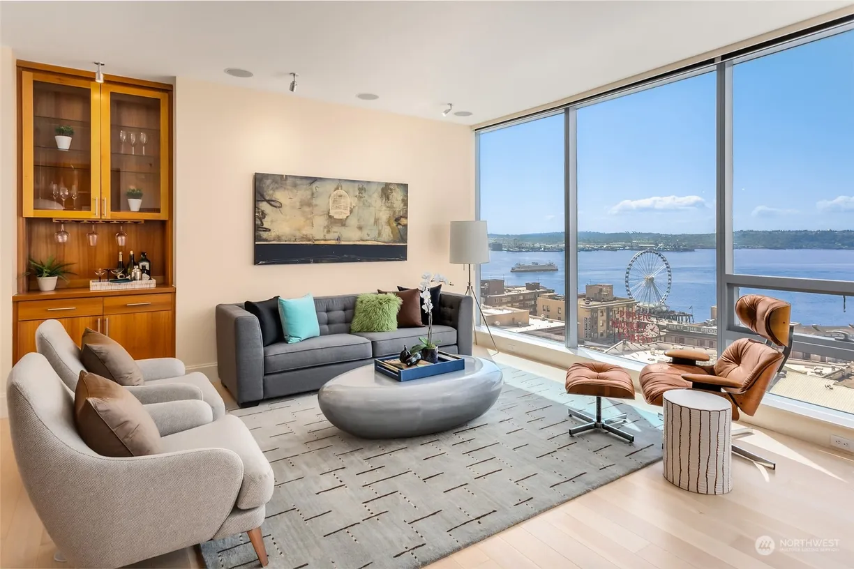 Seattle Area Real Estate | View 1521 2nd Avenue, 904 | Listing