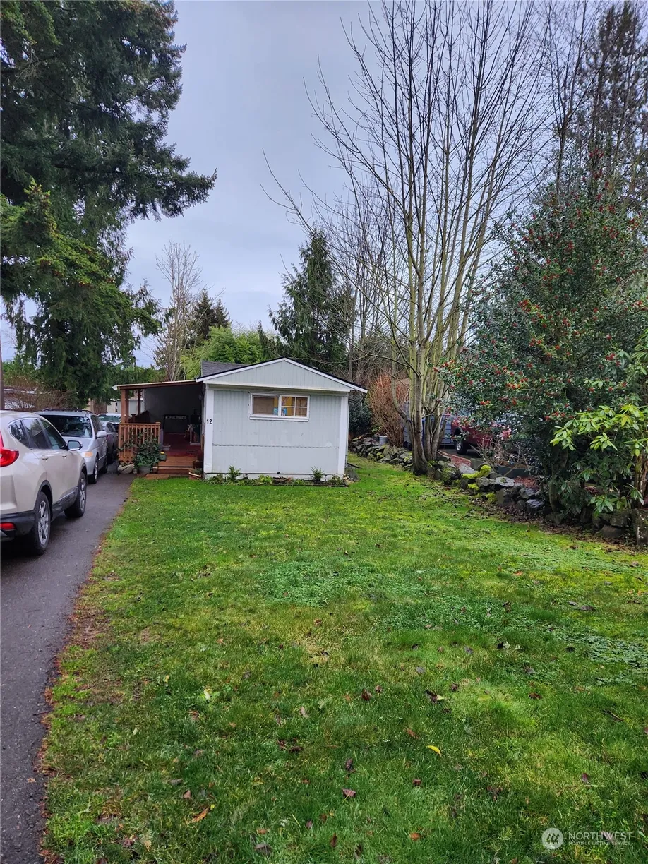 Seattle Area Real Estate | View 4425 Meridian Avenue, 12 | Listing