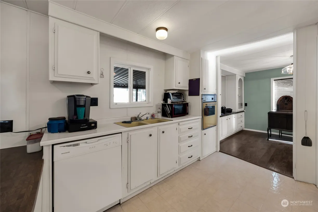 Seattle Area Real Estate | View 12602 112th Avenue, 33 | Listing