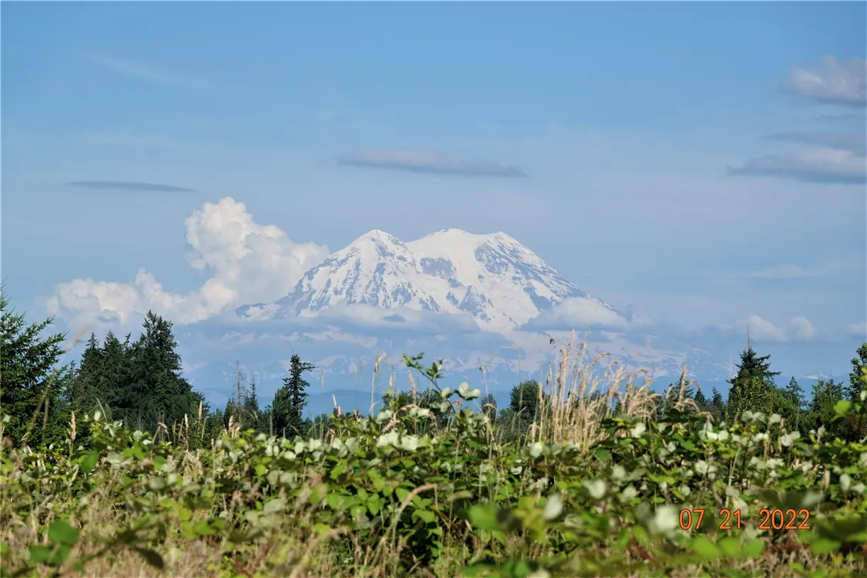 Seattle Area Real Estate | View 13921 Old Farm Lane, 7